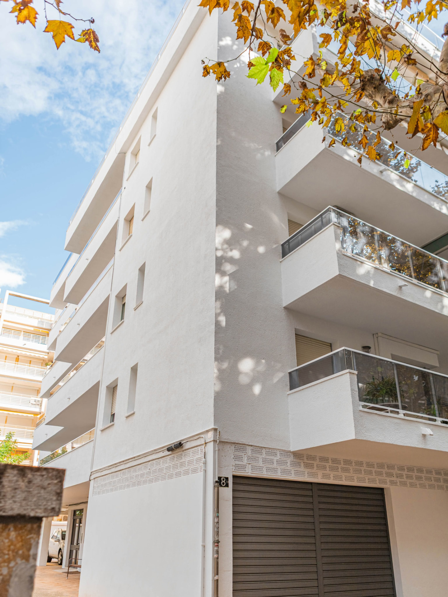 Façana i balcons en edifici residencial